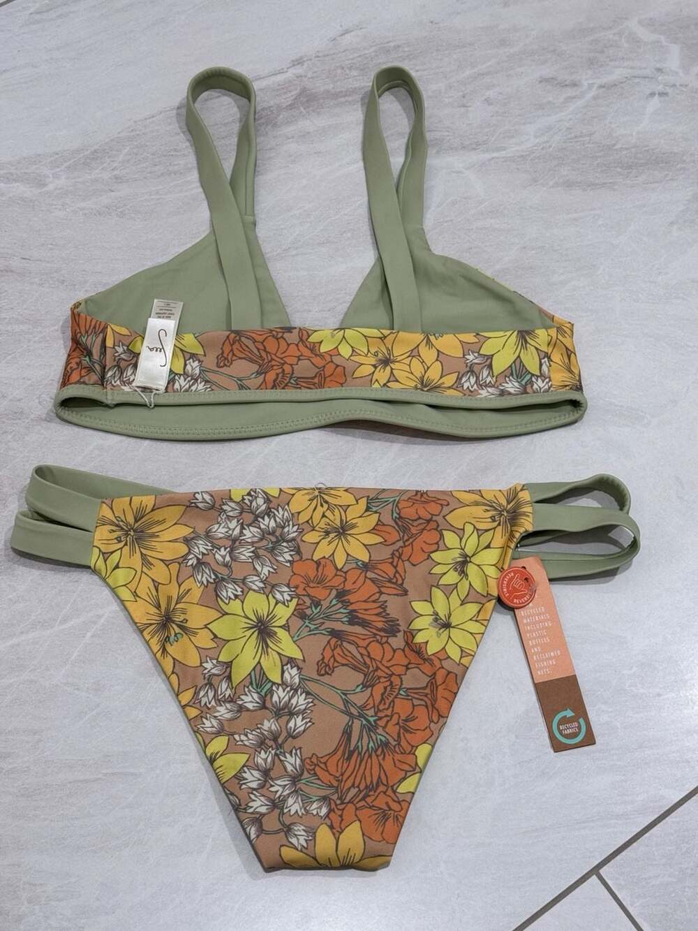 Seea Reversible Bikini Set Size L - Picture 8 of 12